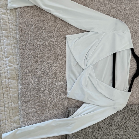 SHEIN Tops - SHEIN White Long Sleeve Crop Top